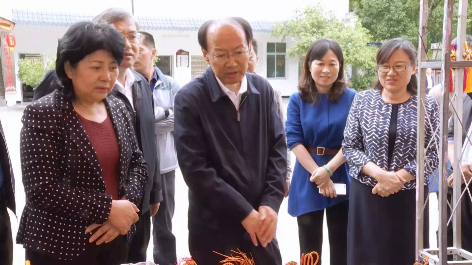 黃岡市委常委,蘄春縣委書記趙少蓮,黃岡市副市長餘友斌參加調研.