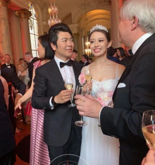 神级女神吉娜爱丽丝为何会嫁给郎朗郎朗配得上吉娜吗