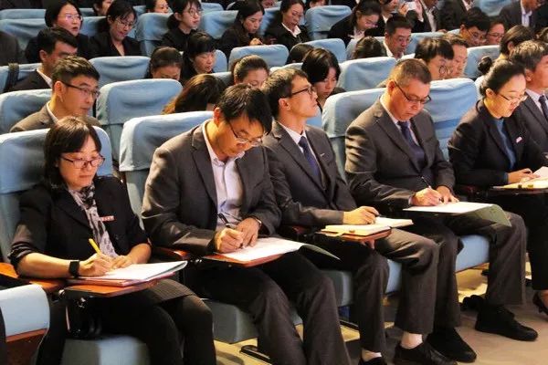 名校长讲思政 ③丨捧起四颗"心",高云飞与云大附中教师"种下兰花草"