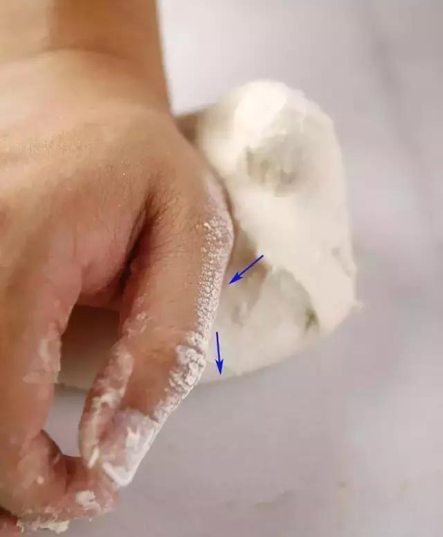 手工揉面快速出膜又不累的方法关键在这几个揉面技巧上