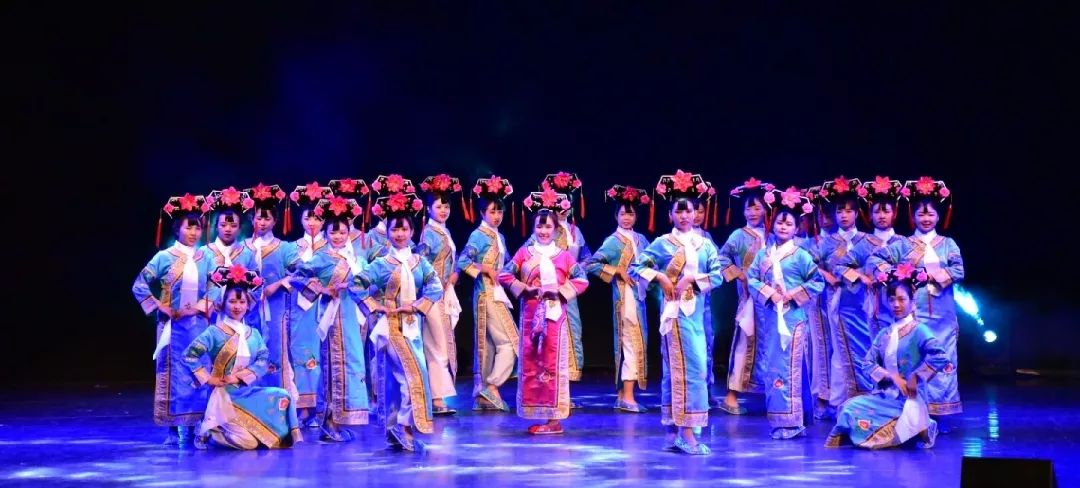 带给我们的视觉盛宴吧让我们一起来欣赏药学院的格格们荣获"优秀奖""