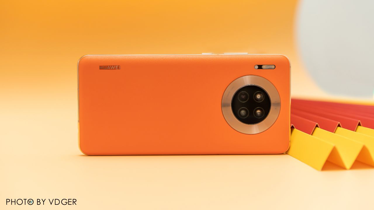 5g时代首款爆品华为mate305g丹霞橙体验素皮很别致