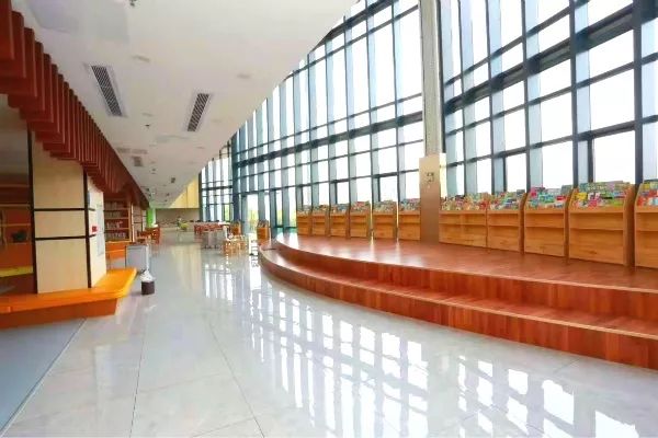 多功能报告厅,中文图书外借室,广东省流动图书馆南雄分馆,电子阅览室