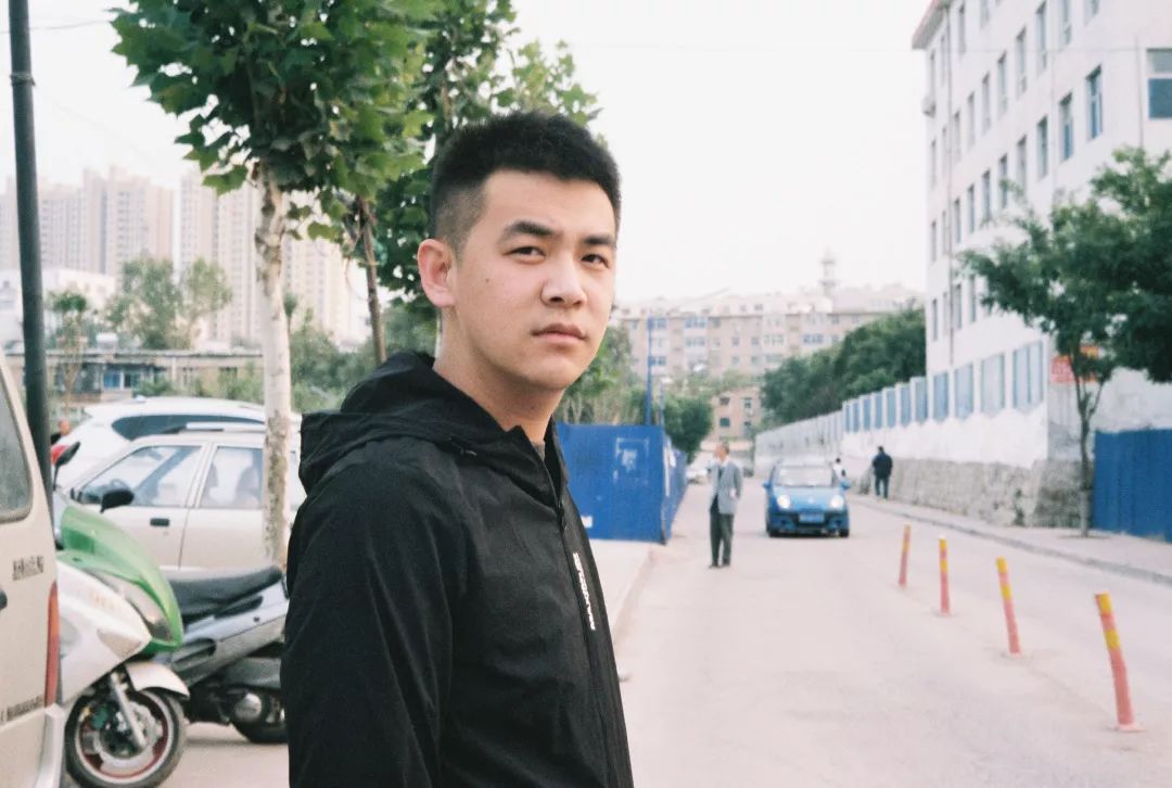 得了最佳导演奖就能逃脱三姑六婆相亲的魔爪吗