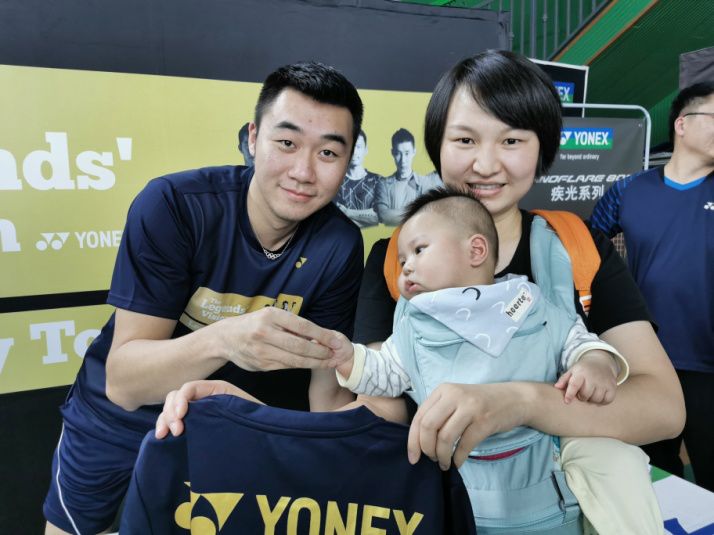 洪炜空降星城2019yonex王者之志业余羽毛球巡回赛在长沙举行