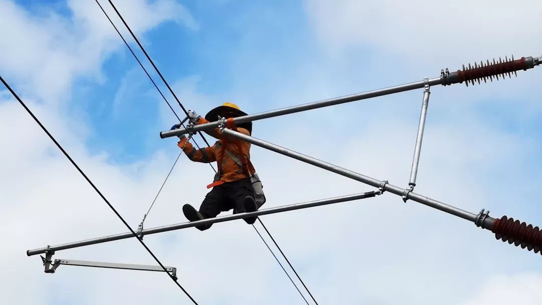 打响三保三增攻坚战徐州供电段凝聚攻坚合力全力以赴确保徐盐连镇新线