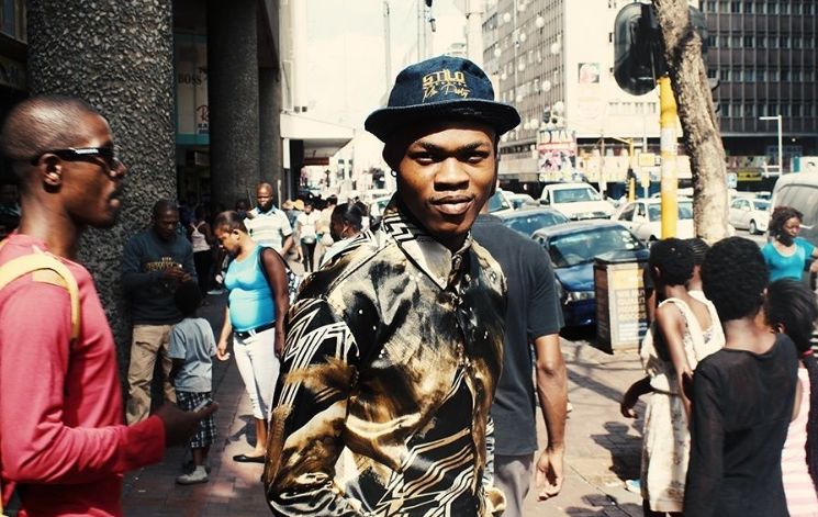 "亚文化"通常指在某些方面与社会主导性文化的价值体系有所不同的群体