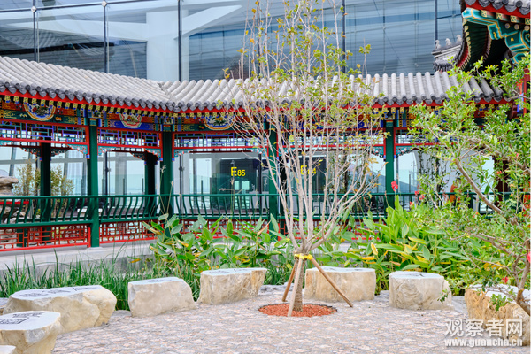 大兴机场的中国特色空中庭院各处庭院风格各不相同而这样的园林大兴