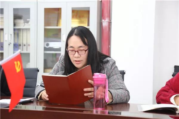 刘晓焕老师分享培训感悟随后,丁晓红主任总结了创建省级文明校园中的