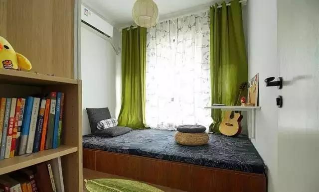 做地台,临窗放书桌下面看看屋主们都是怎么换着花样做地台的~地台表面