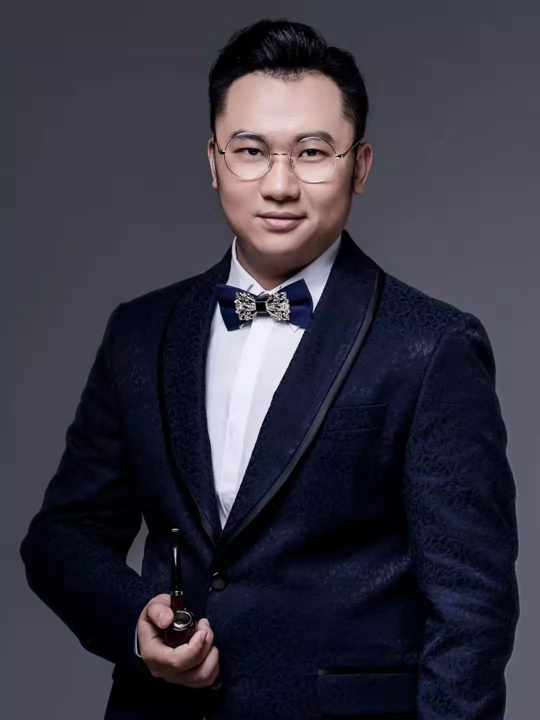 开心麻花功勋演员 李唯贺饰演者男主角 费进《莎士比亚别生气》里冯