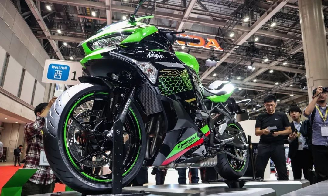 250cc四缸关于川崎zx25r你想知道的公升级电控