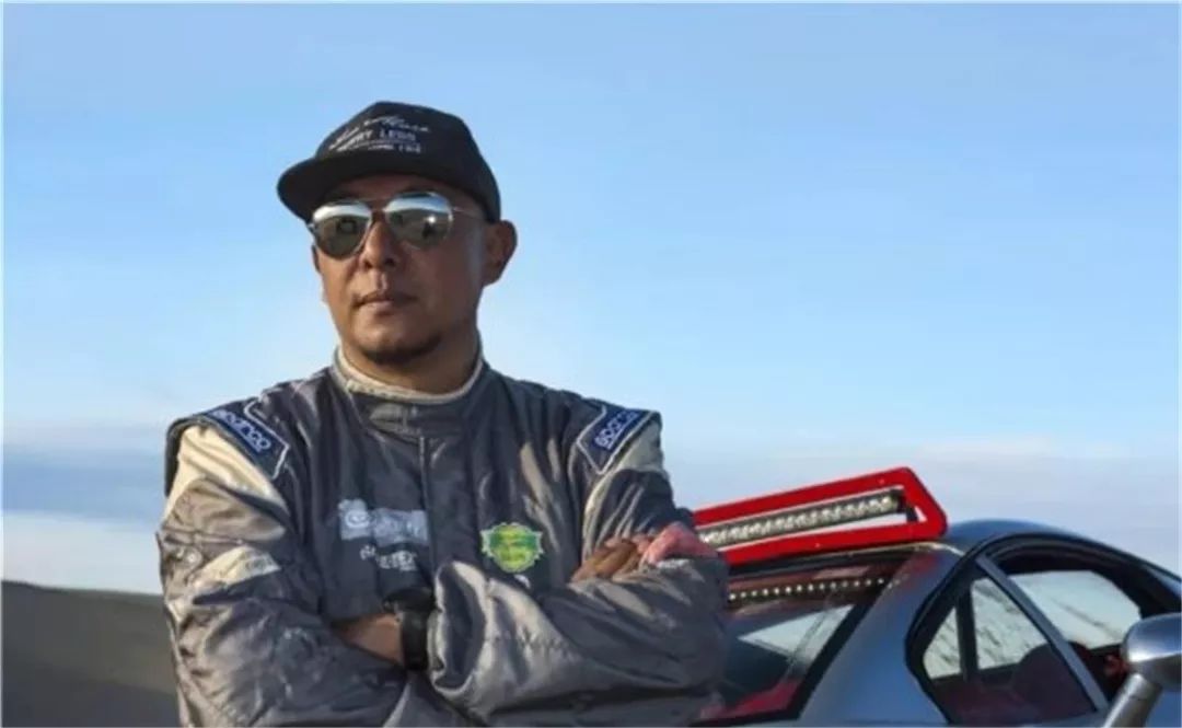 n39穿越者何旭东:首位横穿塔克拉玛干沙漠的车手丨max探索客