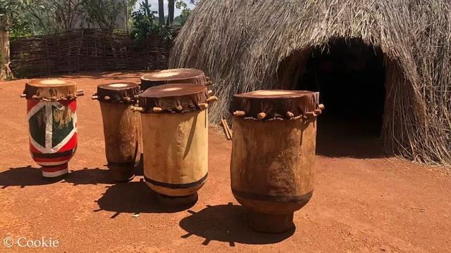 布隆迪的圣鼓被列为世界非物质文化遗产,从前曾是权力的象征,只在特定