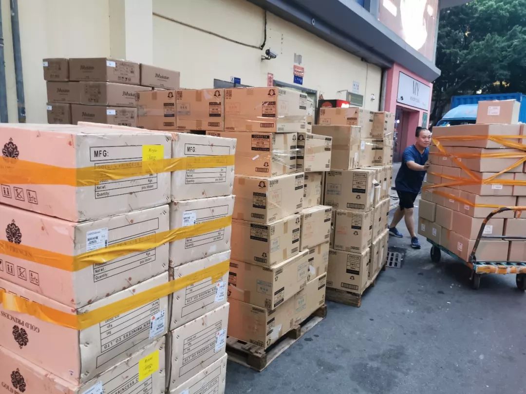 华强北电子街变美妆城进货价仅专柜价三成还能再赚50