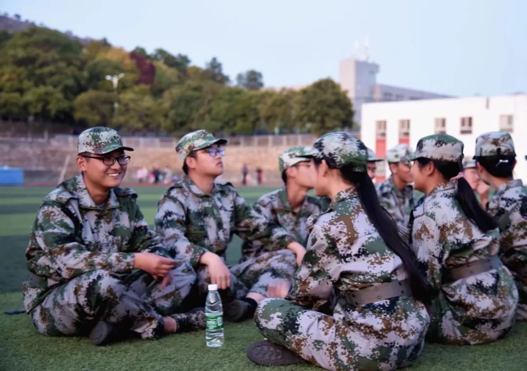 感謝這段難忘的時光感謝兩週堅持下來的自己軍訓再見大學你好以後的