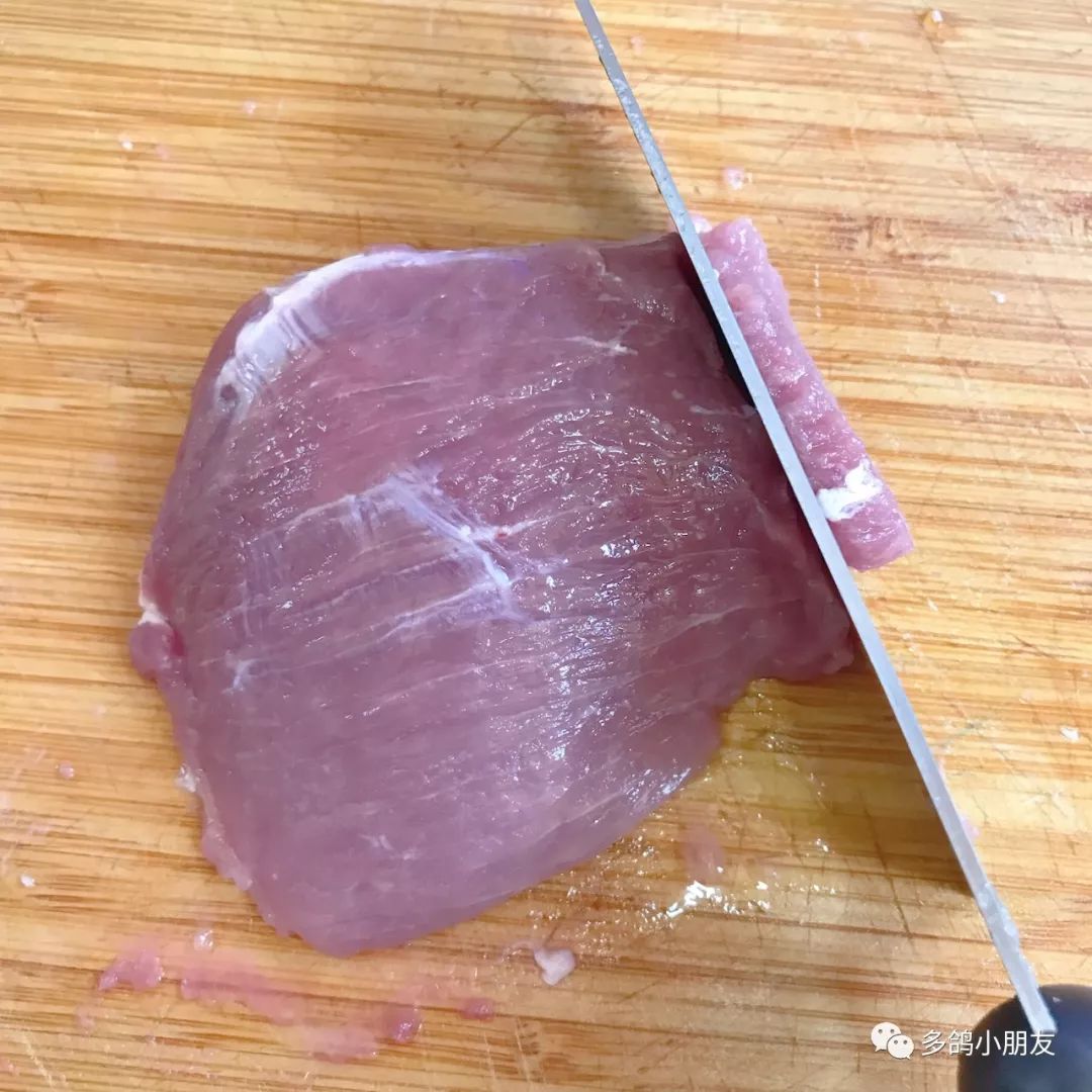 今天先和大家说一下切肉的一些事,有时候总觉得肉太老,不好嚼,可能是
