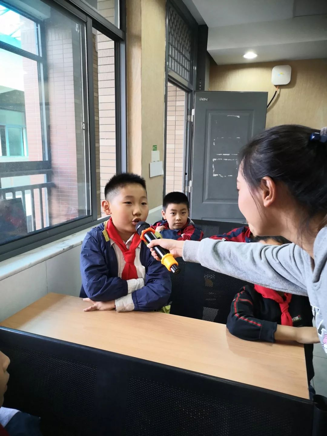 【校园新闻】神秘恐龙大解说 走进慧园街小学