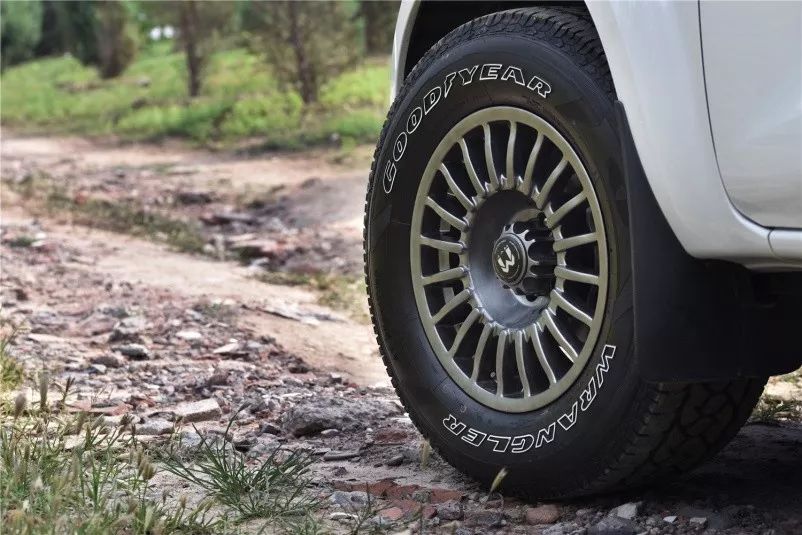 新款固特异全地形at胎体验纳瓦拉实用改装分享