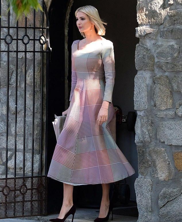 原创1米8伊万卡穿上1万3修身格子裙,看完终于明白什么叫傲人身材!