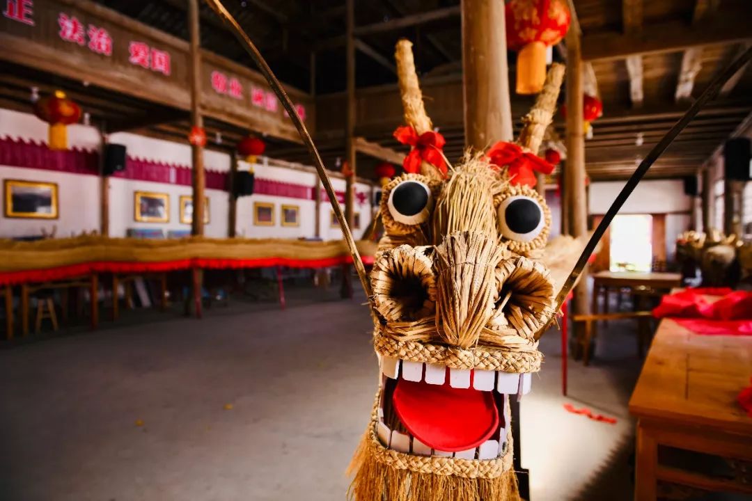 原创看大草龙飞舞带小草龙回家赤川口村还有草编自行车草编花篮草编小