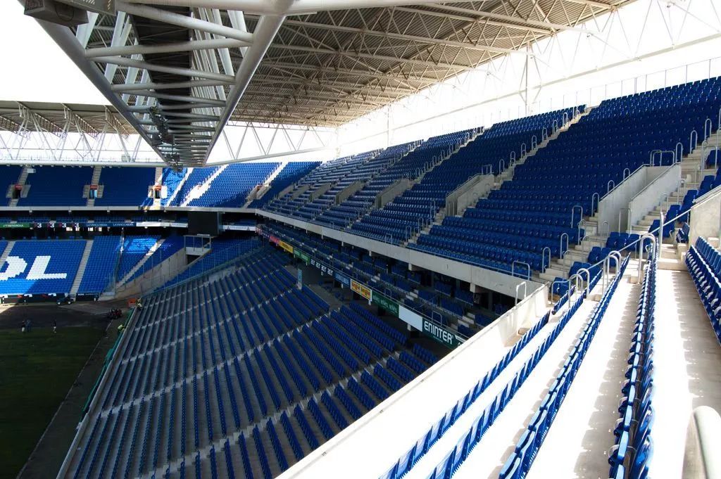 estadi cornellà-el prat西班牙语名称:科尔内拉-埃尔普拉特球场:拿