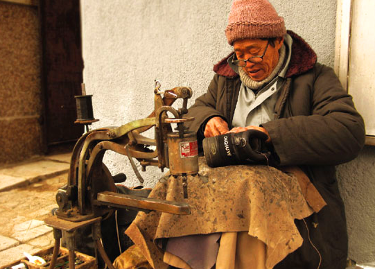 实拍那些后继无人的民间街头手艺