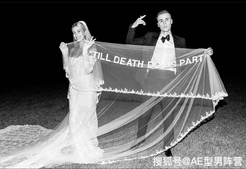 贾斯汀·比伯再曝婚礼照片!身边23岁超模妻子,婚纱照太迷人了_海莉