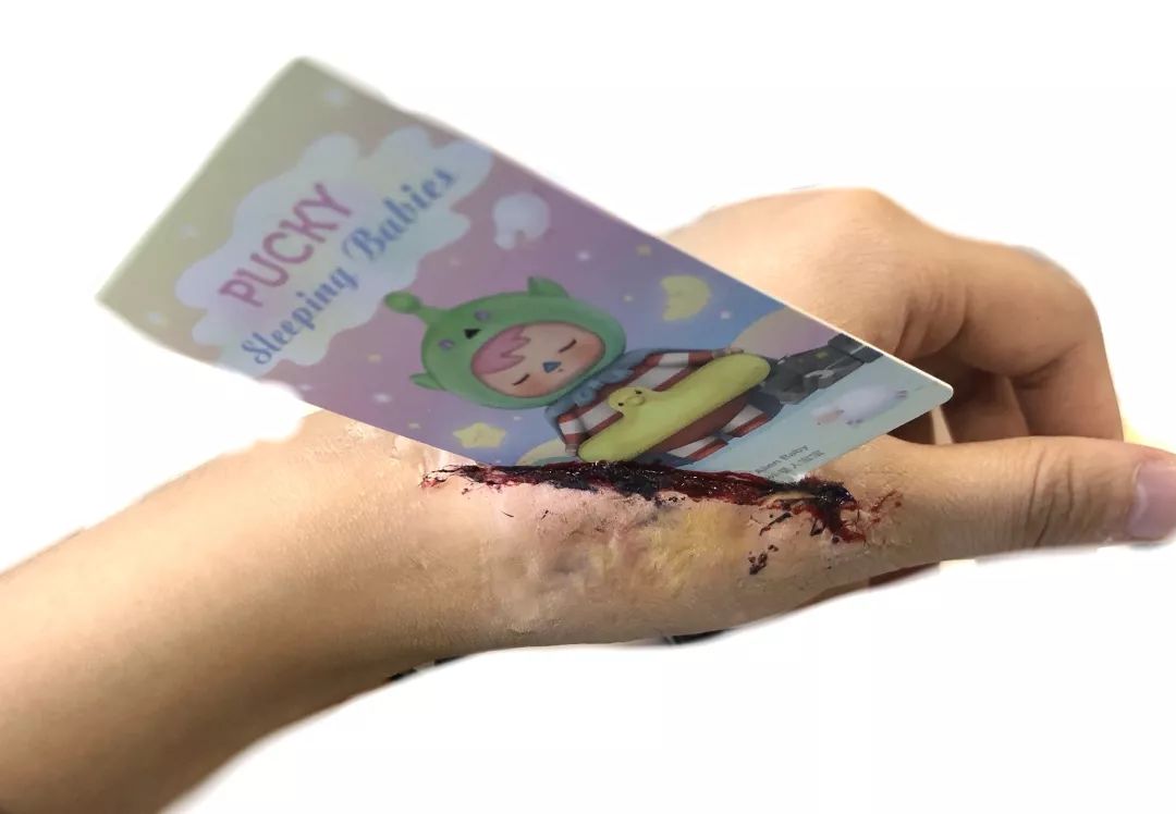 万圣节做个负伤鬼简单几招搞定传说中的特效化妆