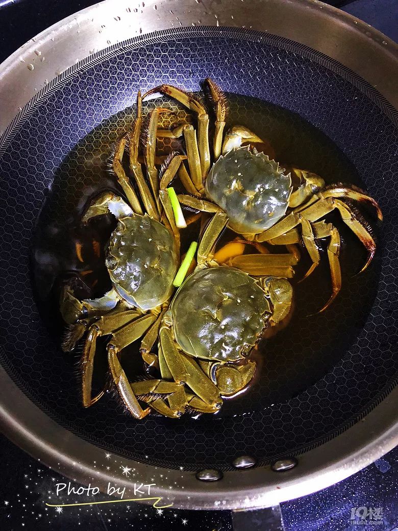 秋风起蟹脚痒黄酒醉田蟹馋哭了