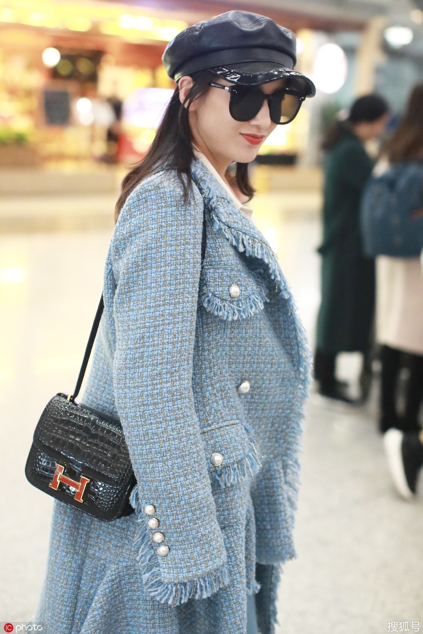 这次黄圣依终于穿对了 爱马仕稀有皮包包太吸睛