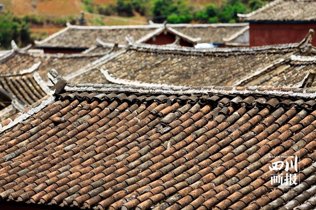 汉族与彝族相互交融而形成一个独特群体,既传承了古老彝族的民族特性