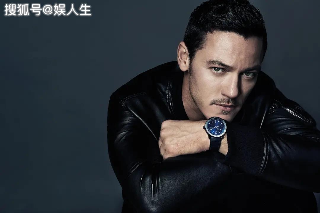 继续看图片,《霍比特人》里的弓箭手巴德就很有代表性.