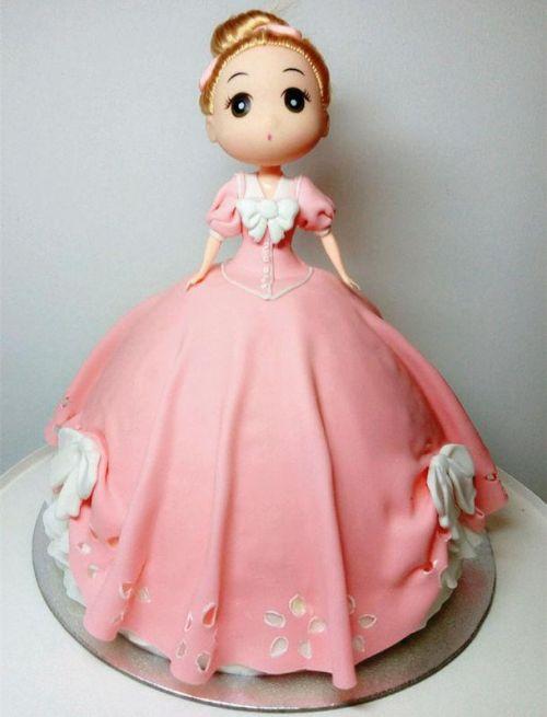芭比娃娃翻糖蛋糕的制作教程怎样做翻糖蛋糕人偶翻糖蛋糕的做法