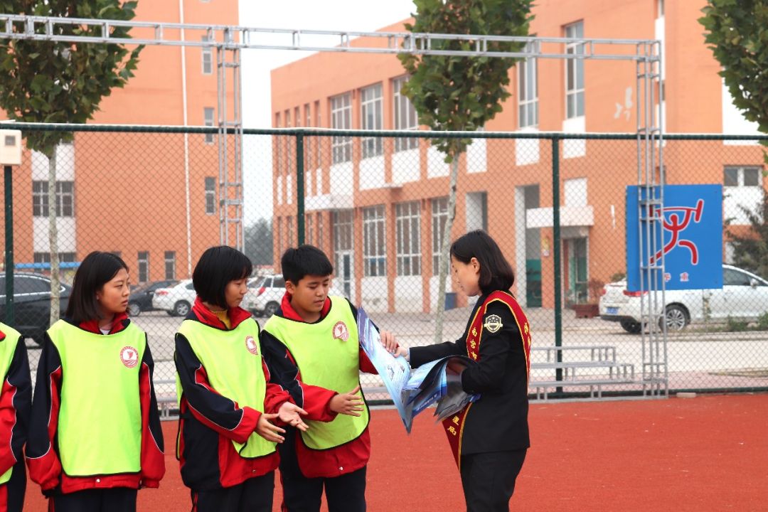 南宫市市场监督管理局莅临南宫市第二中学开展防范食品保健食品欺诈和