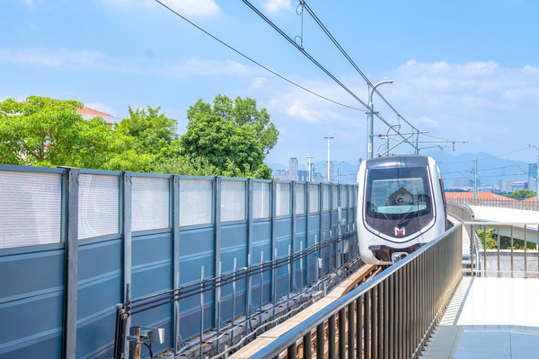 原创国内首条海上地铁,可欣赏绝美海景,每天吸引10万人乘坐