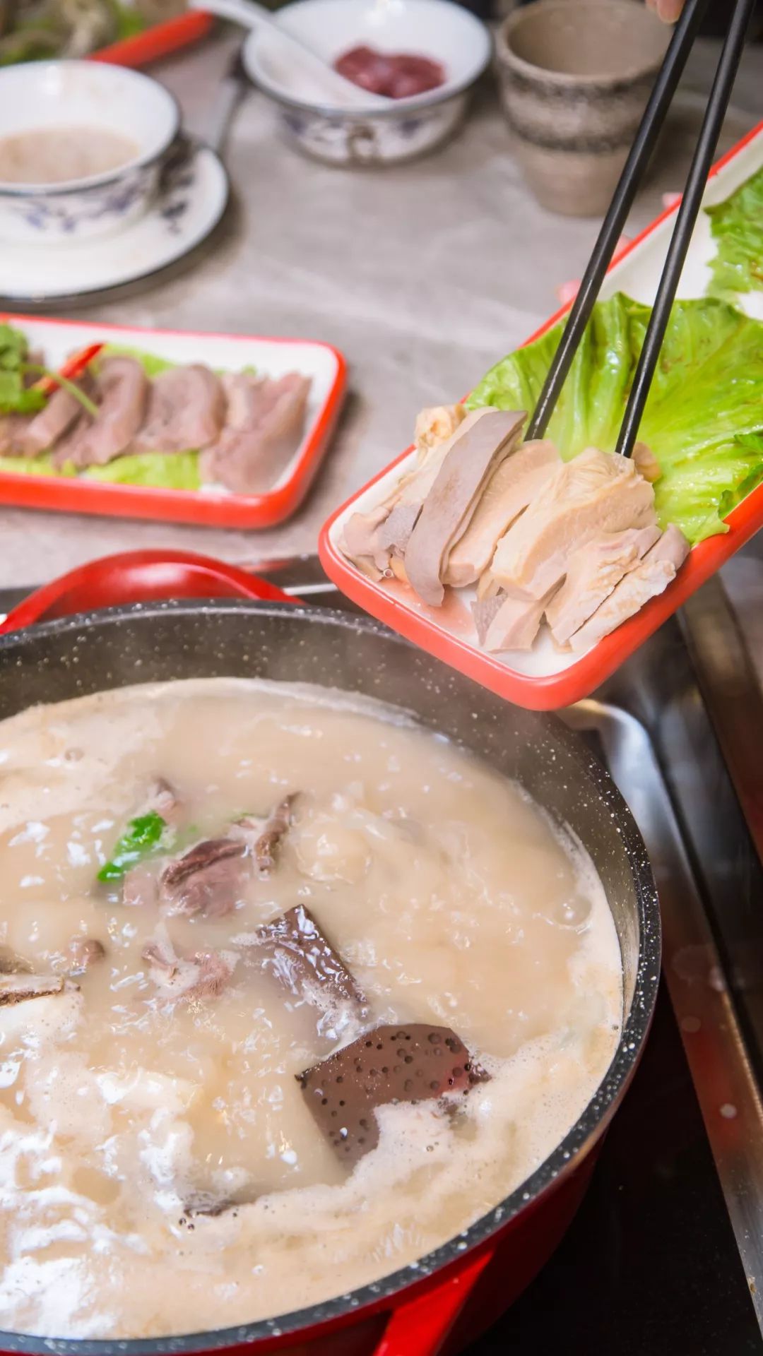 ③驴皮吃驴肉火锅驴皮当然少不了!