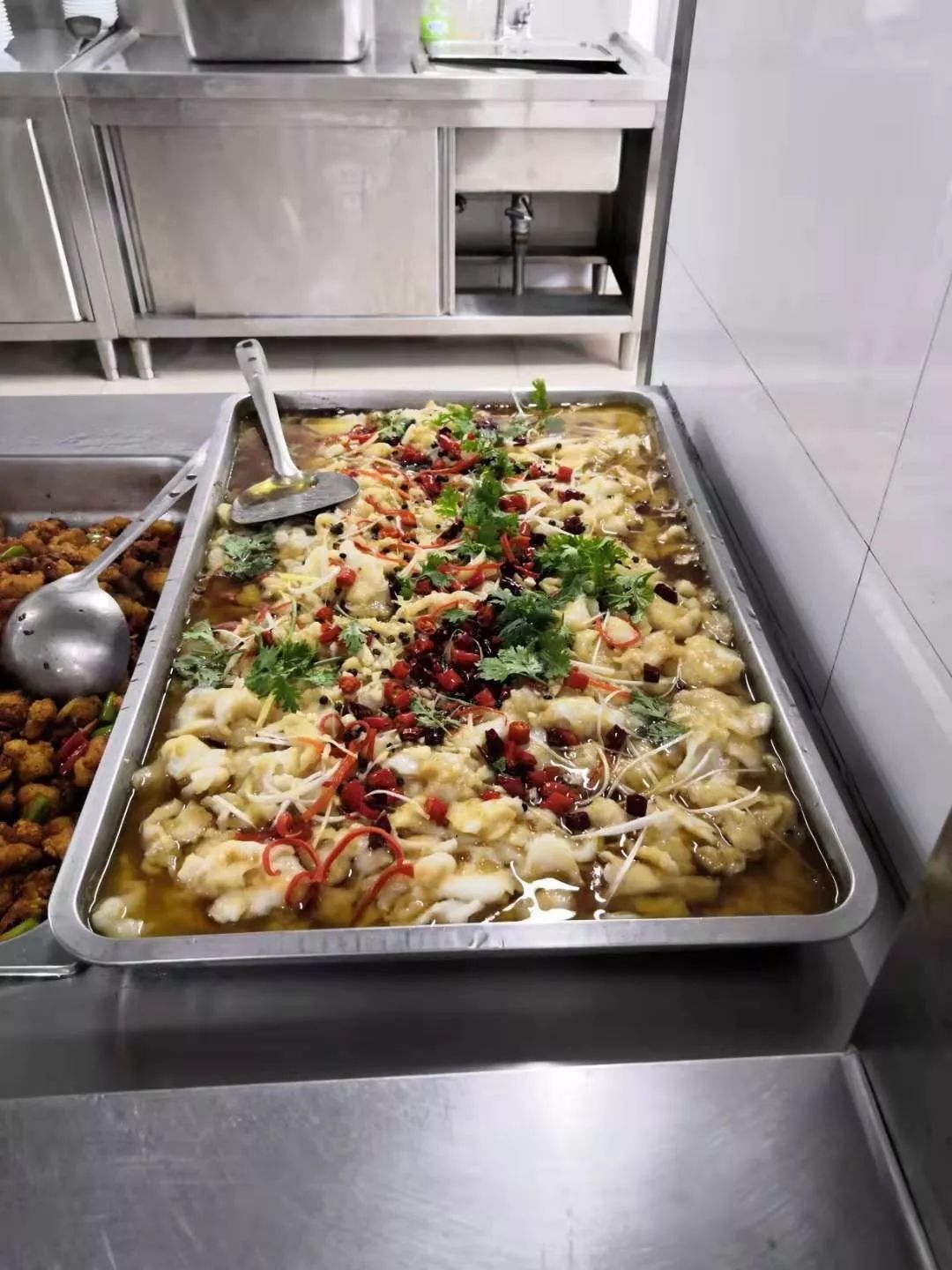 食堂百态长城汽车股份有限公司天津哈弗分公司家常菜永远是职工的最爱