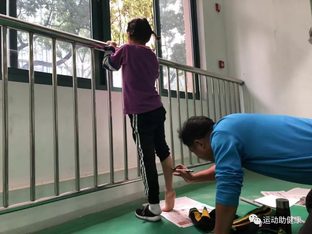 市体科所保障省运备战为市儿体校运动员测量身体形态