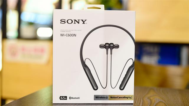 无线降噪耳机中的高性价比水桶机简单说说索尼wic600n耳机