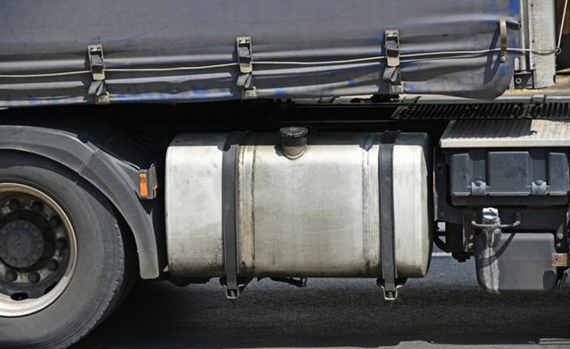 卡车柴油油箱外置式水电一体加热器油路增温器大货车油路加热水循环