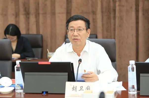 区委主题教育第十指导组组长陆水平,镇领导孙引良,曹险峰,沈萍,晏波