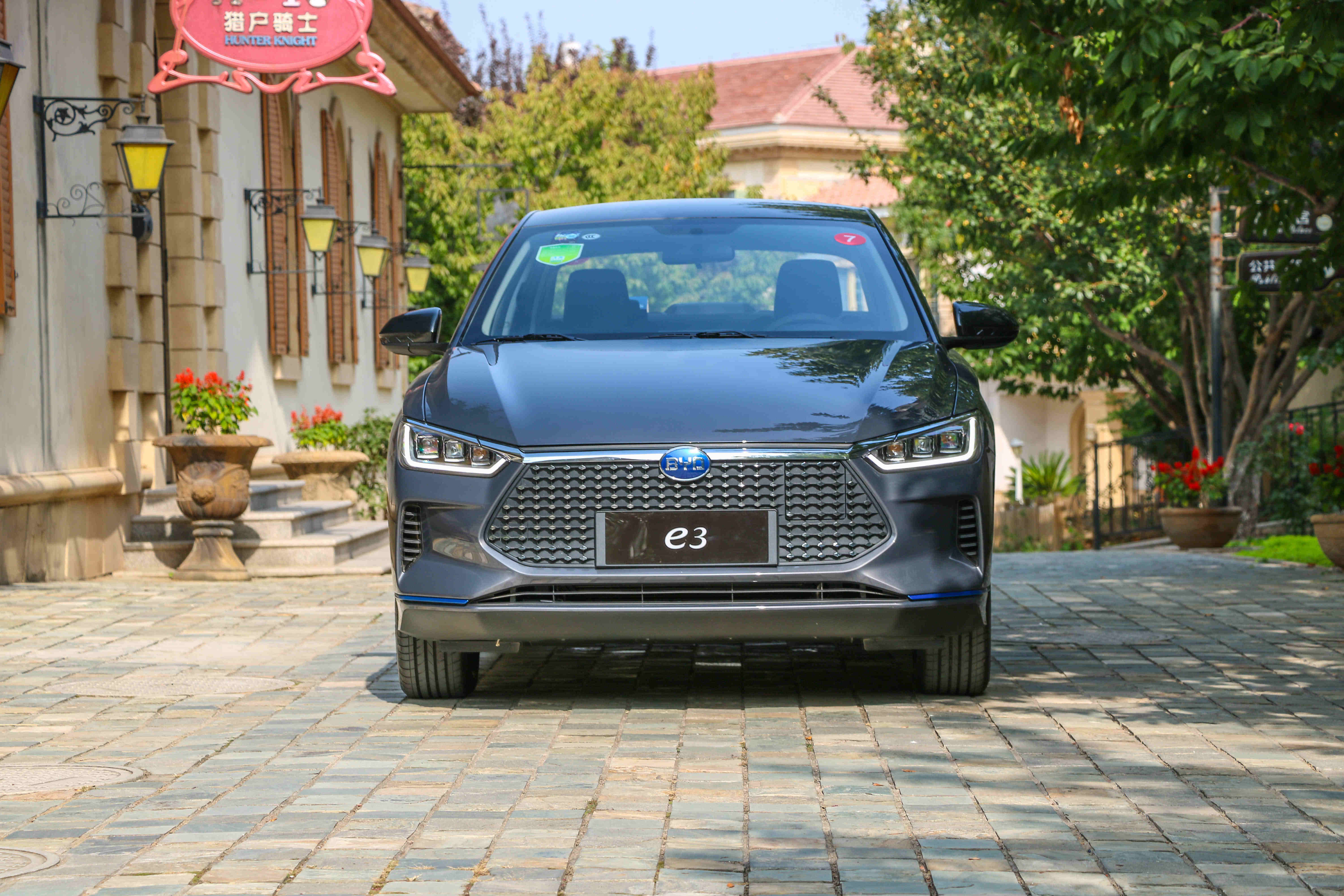 高配续航405km尾箱容积560l静态体验比亚迪e3