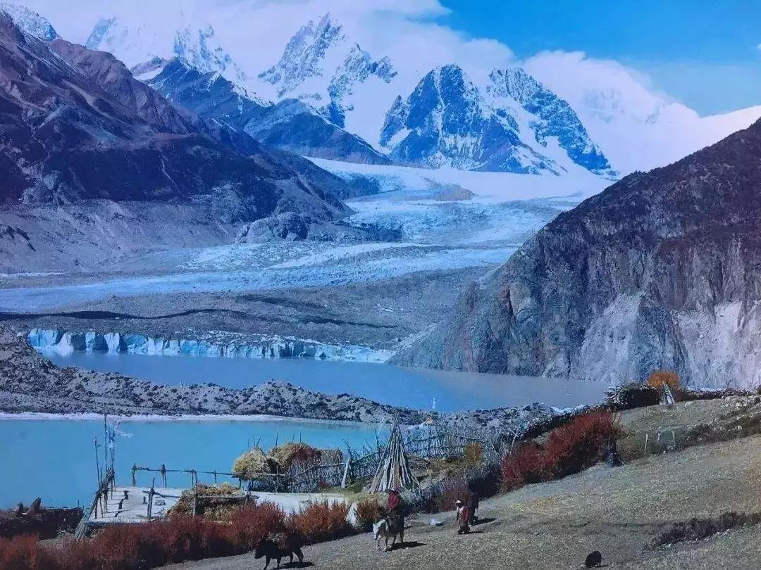 易途旅游达美拥雪山之下的温泉小镇曲孜卡