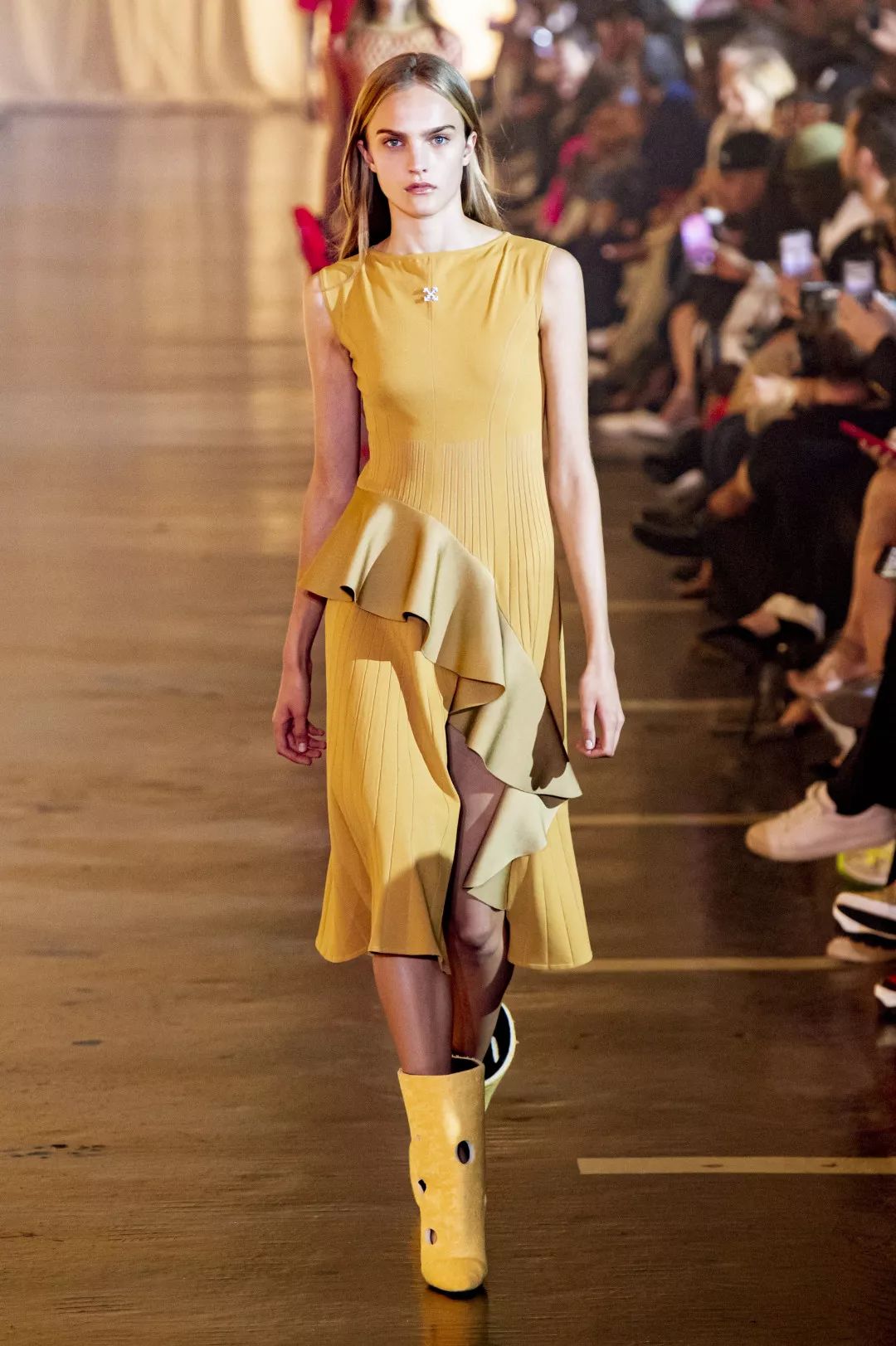 趋势米兰巴黎时装周最hot的秀场趋势