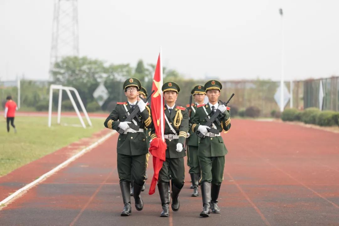 这支英气爆棚的国旗护卫队来自行知