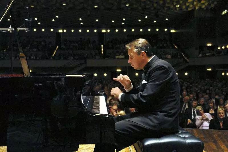 世界上真的有六指琴魔么