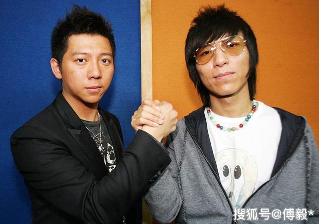 陈羽凡携女友何时珍唱k至凌晨四点昔日毒友上位成正牌人妻