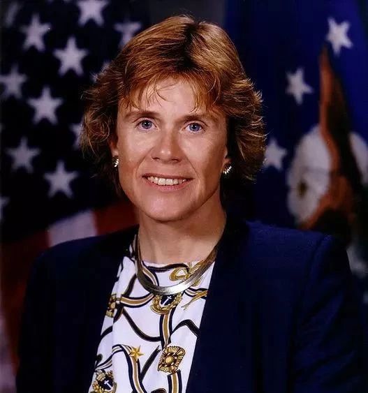 希拉·威德纳尔( sheila widnall),1993年8月至199