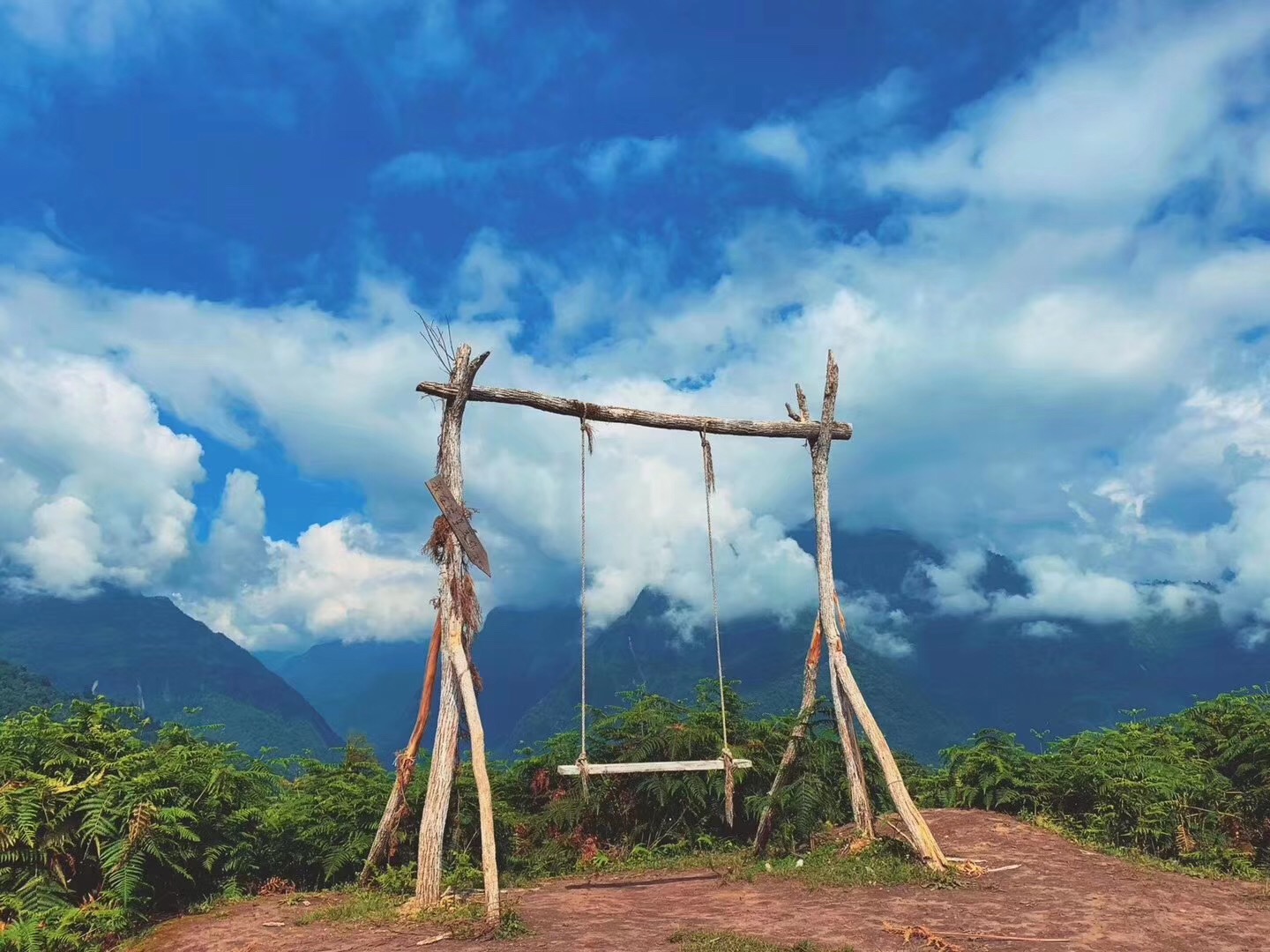 成都周边游之海螺沟若丁山七号营地,一个适合发呆的地方!